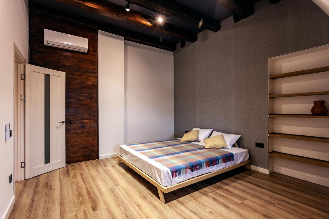 Leogrand Apartments On Kniazia Romana 6 Lviv Kültér fotó