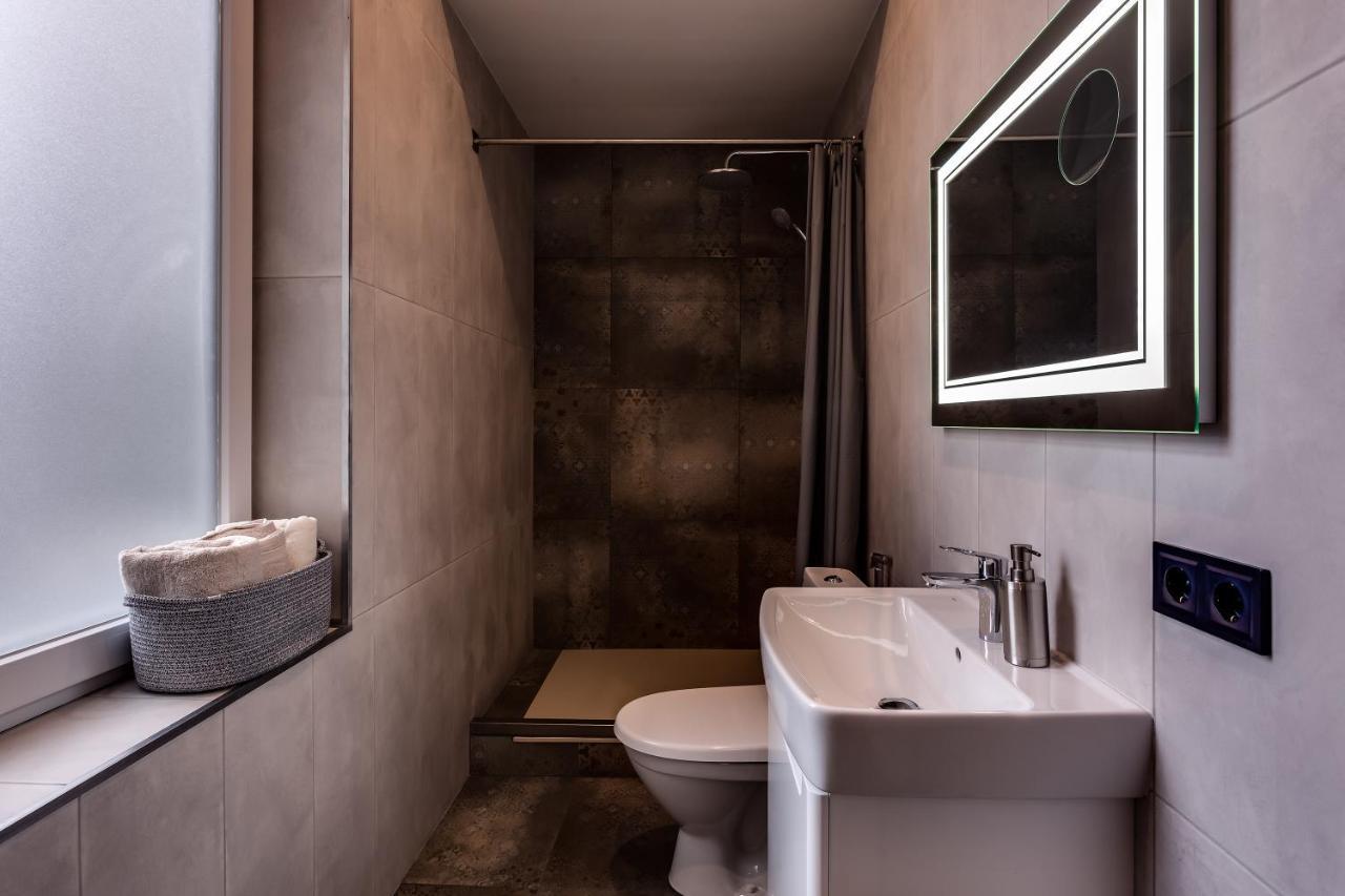 Leogrand Apartments On Kniazia Romana 6 Lviv Kültér fotó